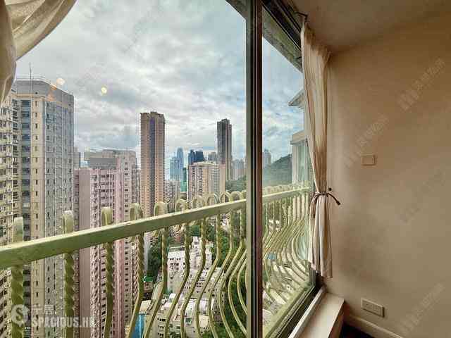 Mid Levels West - Skyview Cliff 05