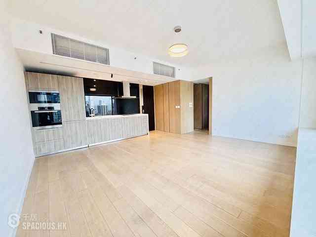 Mid Levels Central - Gramercy 02