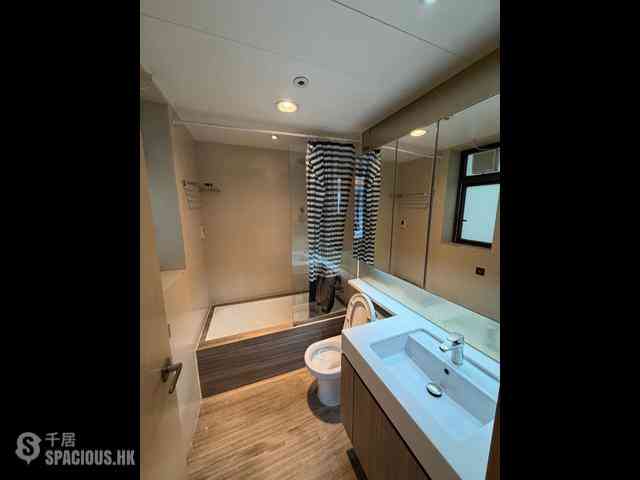Tung Chung - The Visionary Tower 8 06