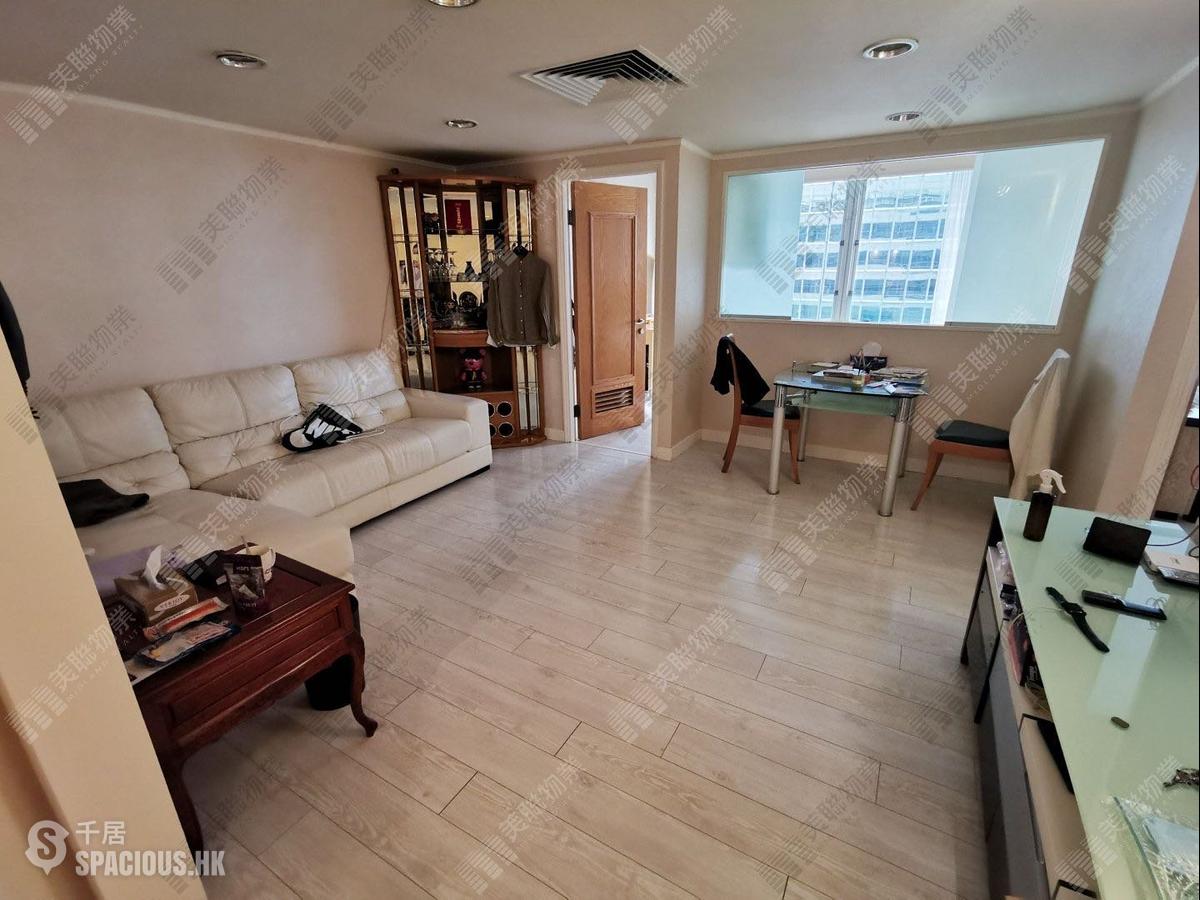 Wan Chai - Convention Plaza Apartments 01