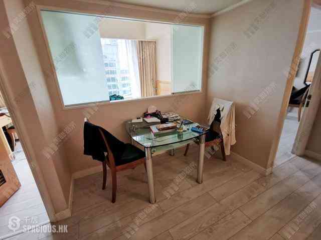 Wan Chai - Convention Plaza Apartments 05