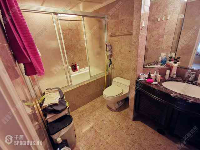 Wan Chai - Convention Plaza Apartments 07