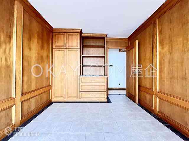 Pok Fu Lam - Baguio Villa Block 22 07