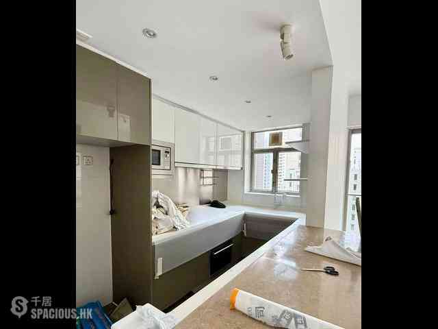 Sai Ying Pun - Island Crest 05