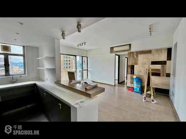 Sai Ying Pun - Island Crest 04