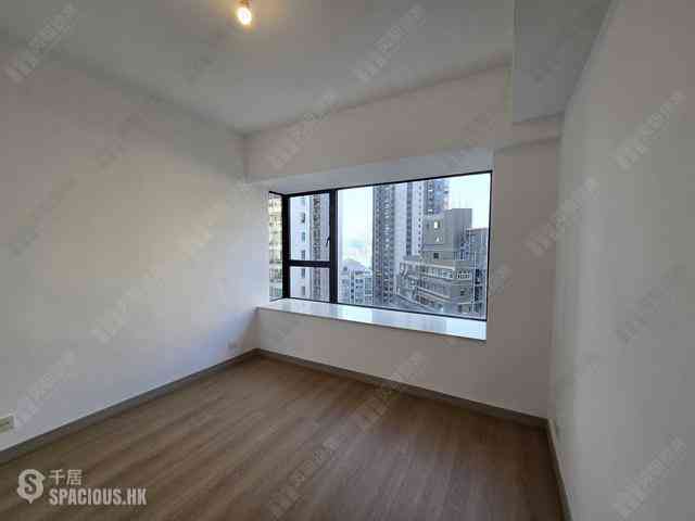 Mid Levels Central - 62B, Robinson Road 02