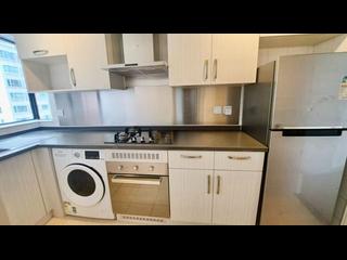 Mid Levels Central - 62B, Robinson Road 07