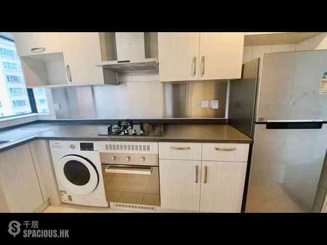 Mid Levels Central - 62B, Robinson Road 07