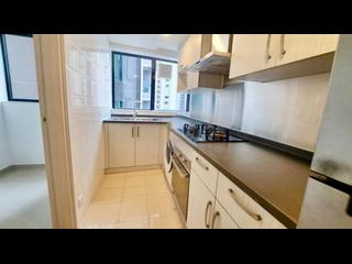 Mid Levels Central - 62B, Robinson Road 05