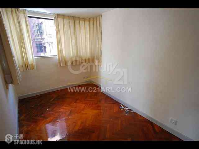 Mid Levels Central - 62B, Robinson Road 04