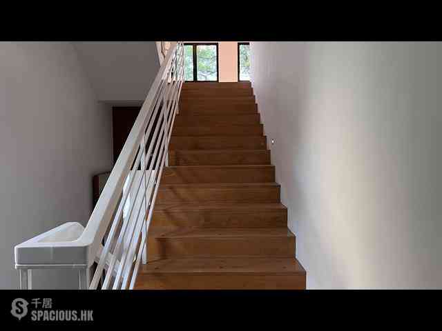 The Peak - Strawberry Hill 05