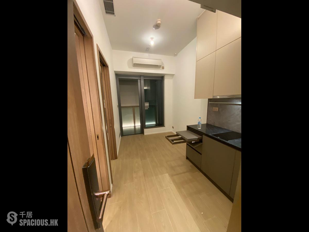Sai Ying Pun - Des Voeux W Residence 01