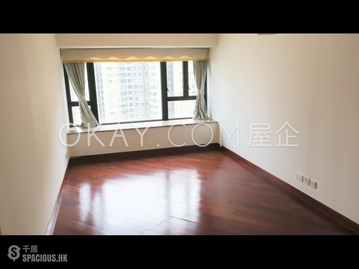 West Kowloon - The Arch 01