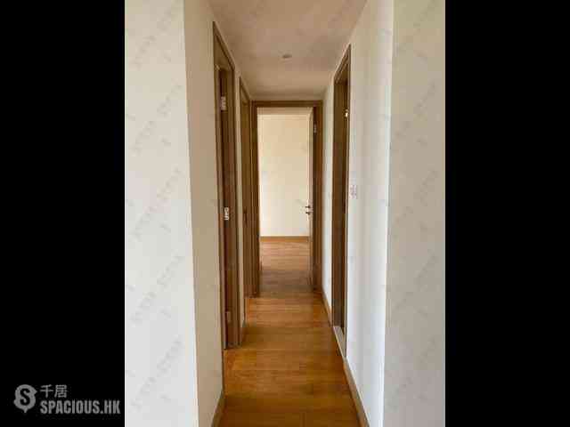 Sai Ying Pun - Island Crest Block 1 02