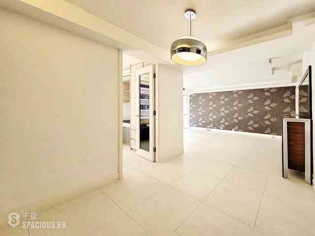 Wan Chai - Phoenix Court 02