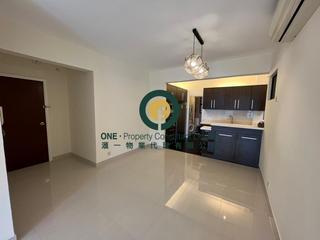Mid Levels Central - Elegant Terrace 02