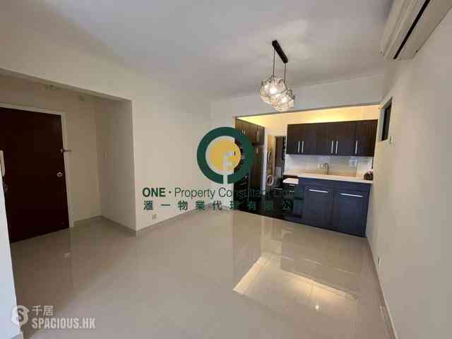 Mid Levels Central - Elegant Terrace 02