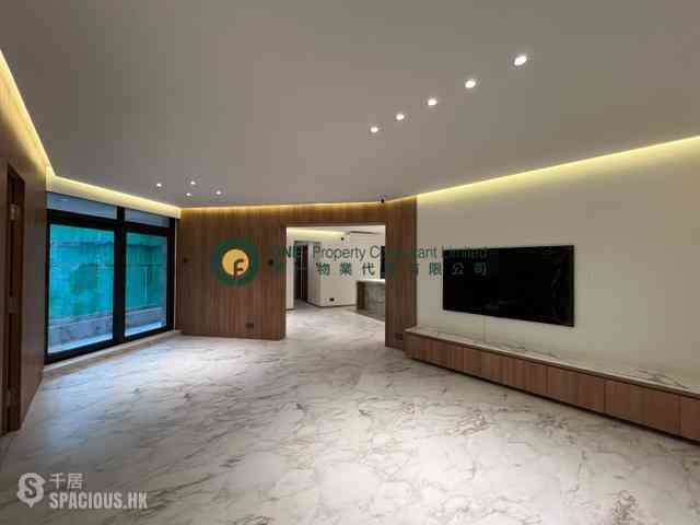 Soho - Albron Court 01