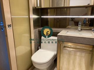 Sai Ying Pun - King's Hill 06