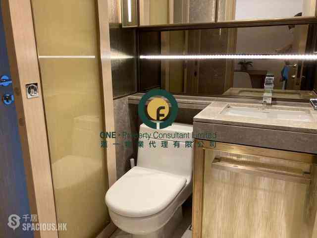 Sai Ying Pun - King's Hill 06