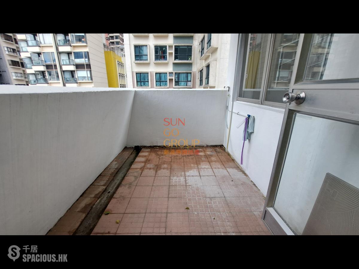 Soho - King Ho Building 01