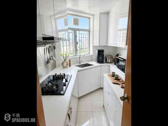 Tung Chung - Coastal Skyline Phase 1 Block 6 03
