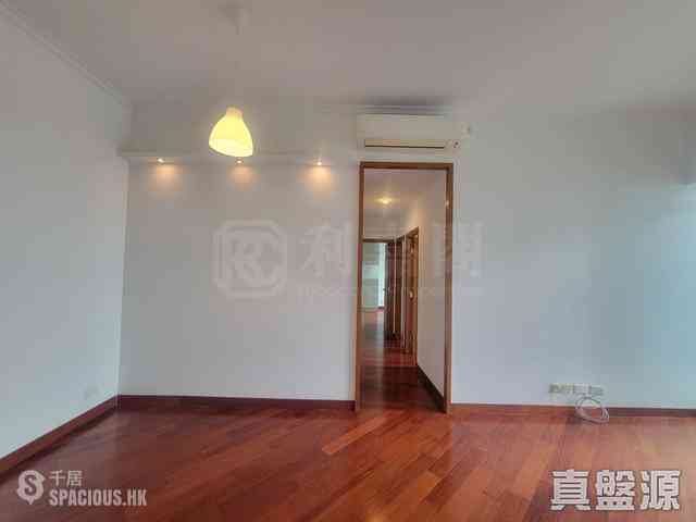West Kowloon - The Arch Moon Tower (Block 2A) 02