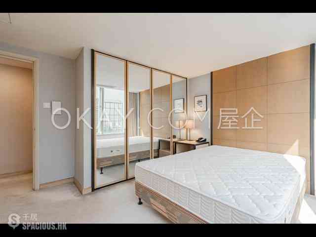 Wan Chai - Convention Plaza Apartments 06