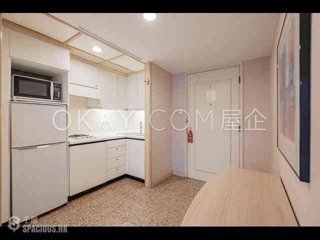Wan Chai - Convention Plaza Apartments 08