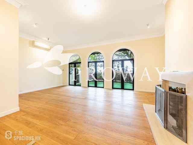 The Peak - Strawberry Hill 03