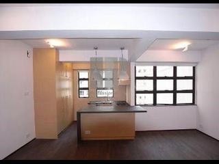 Mid Levels Central - Kings Court 05