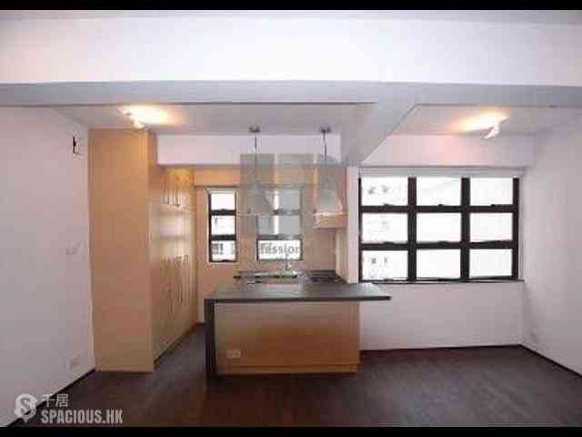 Mid Levels Central - Kings Court 05