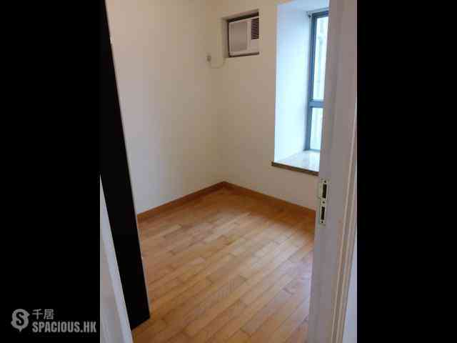Sheung Wan - Queen's Terrace Block 1 01