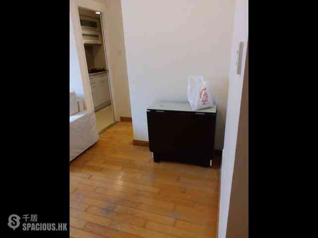 Sheung Wan - Queen's Terrace Block 1 02