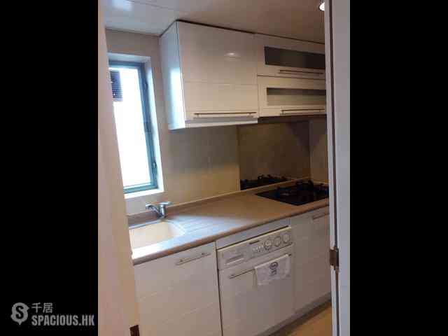 Sheung Wan - Queen's Terrace Block 1 05