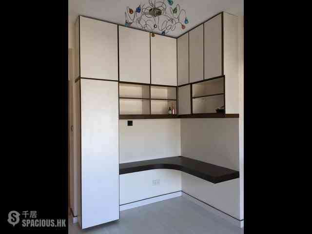 Sheung Wan - Queen's Terrace Block 1 01