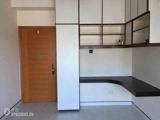 Sheung Wan - Queen's Terrace Block 1 04