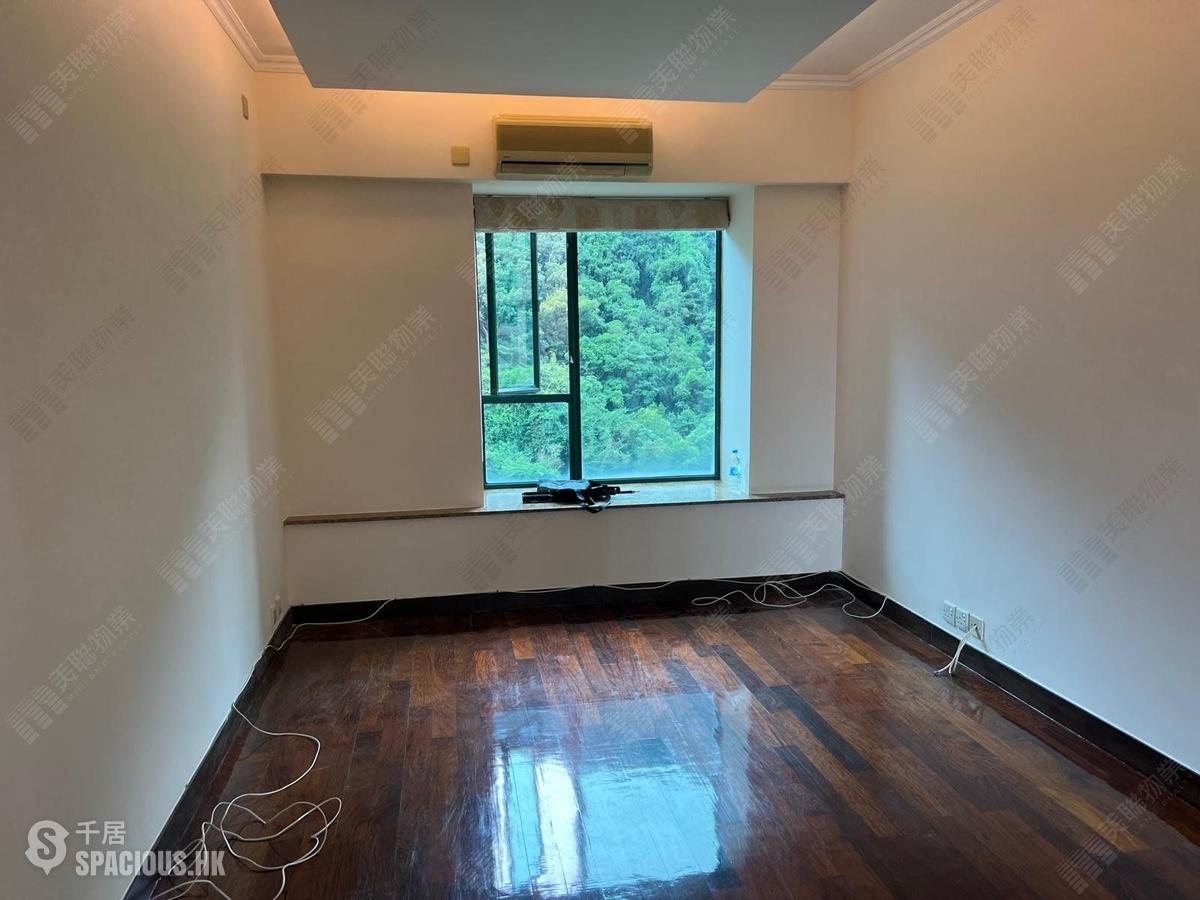 Mid Levels Central - Hillsborough Court 01