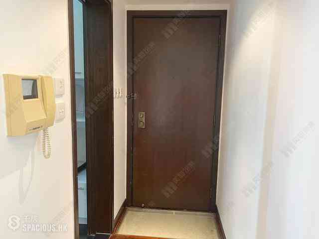 Mid Levels Central - Hillsborough Court 02