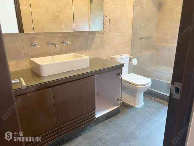 Mid Levels Central - Hillsborough Court 09