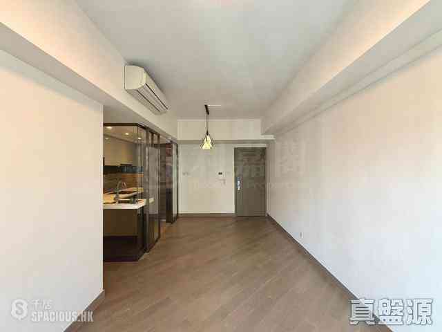 Tseung Kwan O - The Wings Ocean Wings Block 5 09