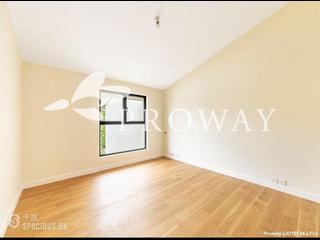 The Peak - Strawberry Hill 04