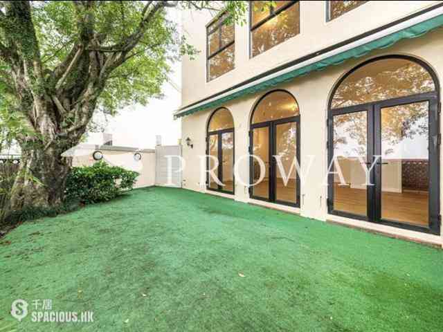 The Peak - Strawberry Hill 08