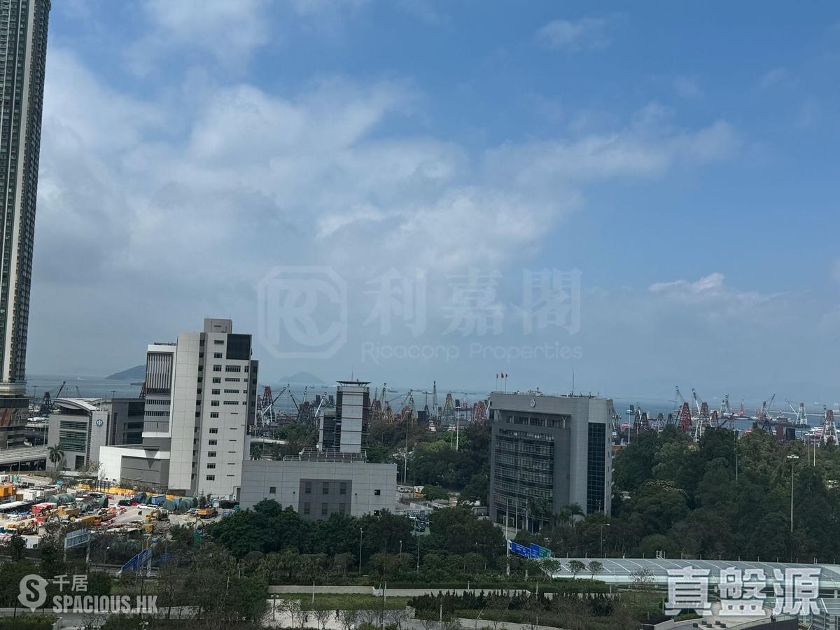 Yau Ma Tei - The Coronation Tower 3 01