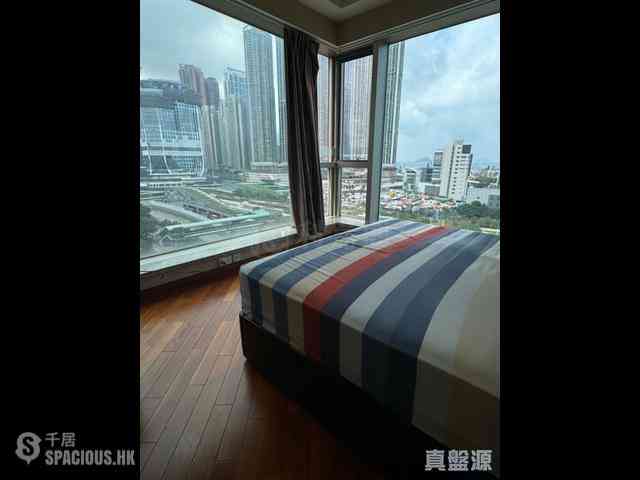 Yau Ma Tei - The Coronation Tower 3 04