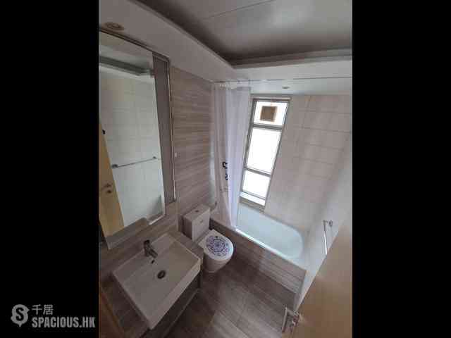 Sai Ying Pun - Island Crest Block 2 03