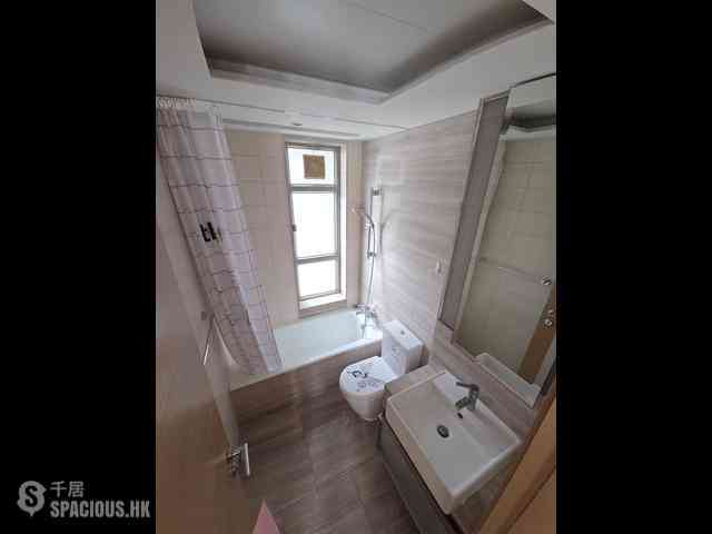 Sai Ying Pun - Island Crest Block 2 04