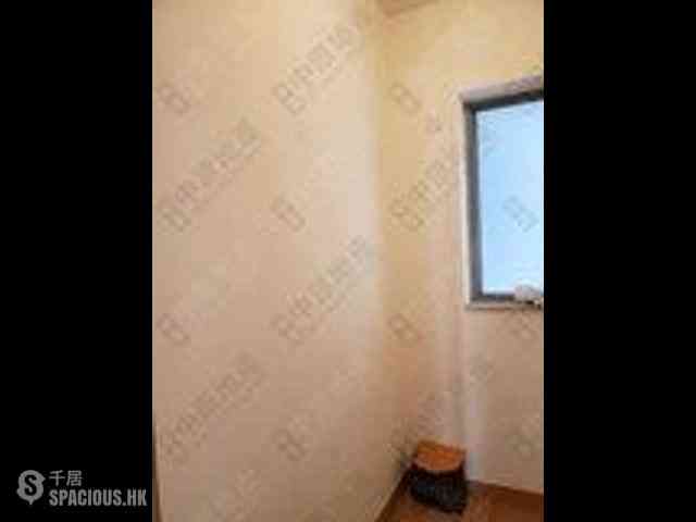 Sai Ying Pun - Island Crest Block 1 05