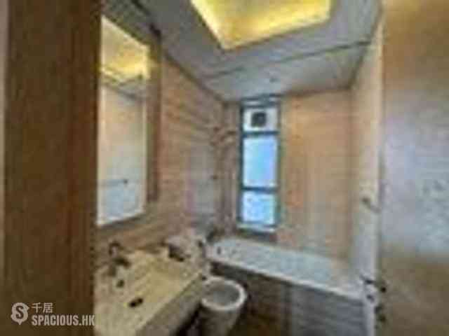 Sai Ying Pun - Island Crest Block 2 06