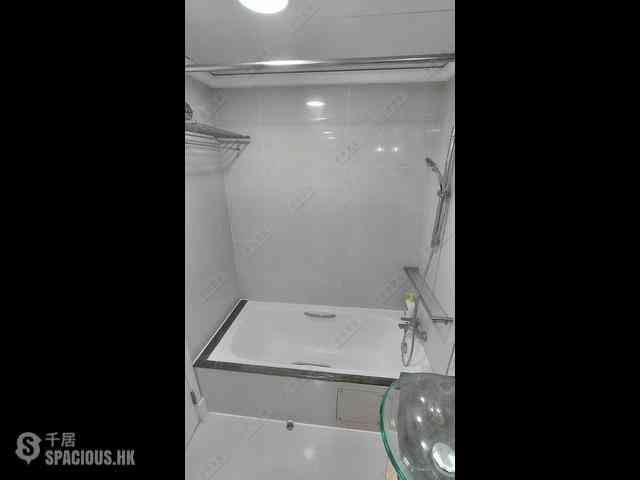 Tung Chung - Caribbean Coast Phase 3 Carmel Cove Tower 10 04